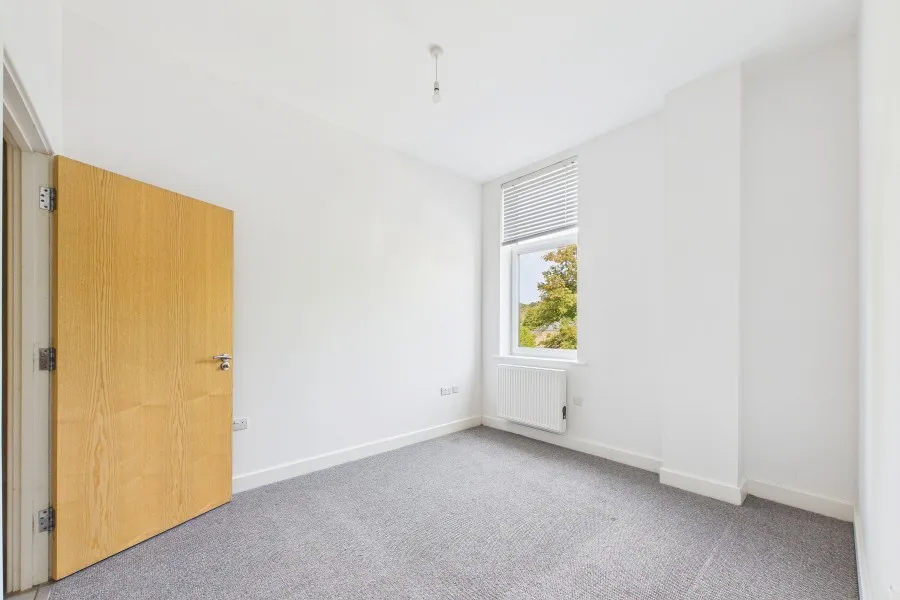Bradley Court, Camberley, GU15, photo 8