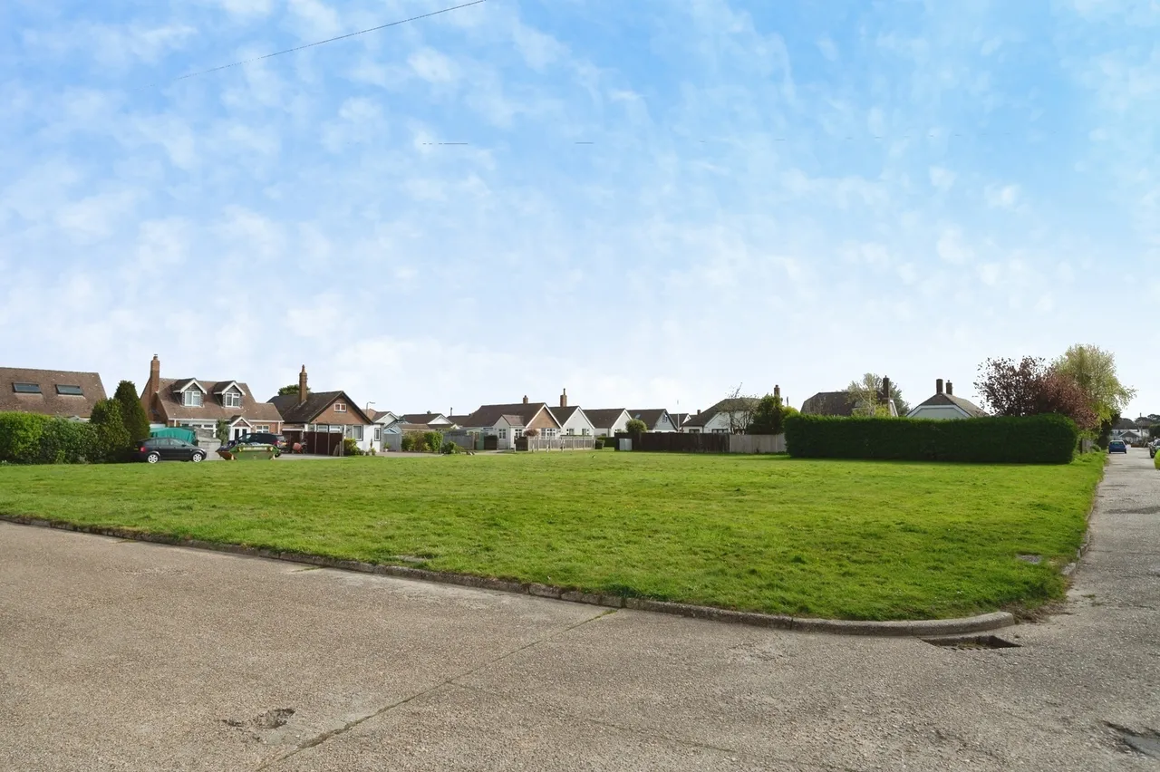 Elm Close Estate, Hayling Island, PO11, photo 7