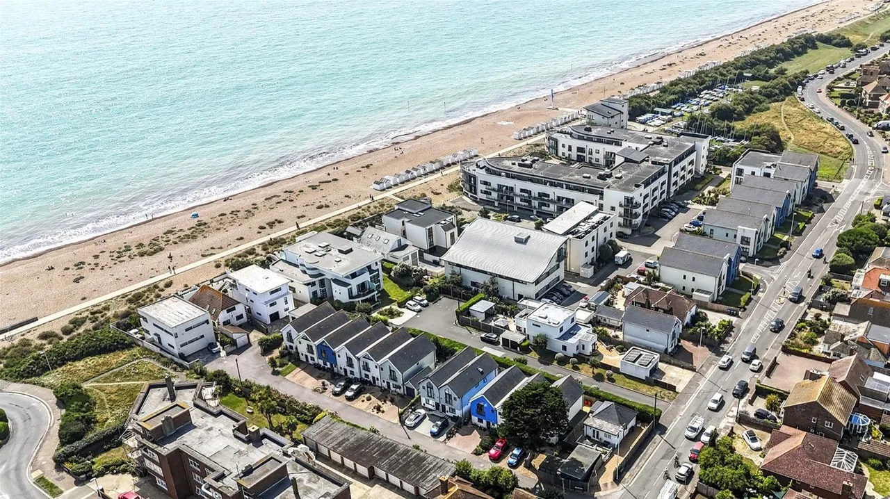1 bed flat for sale, Eirene Road, Goring-By-Sea