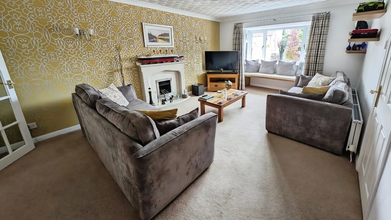Westerleigh Road, Yate, BS37, photo 2