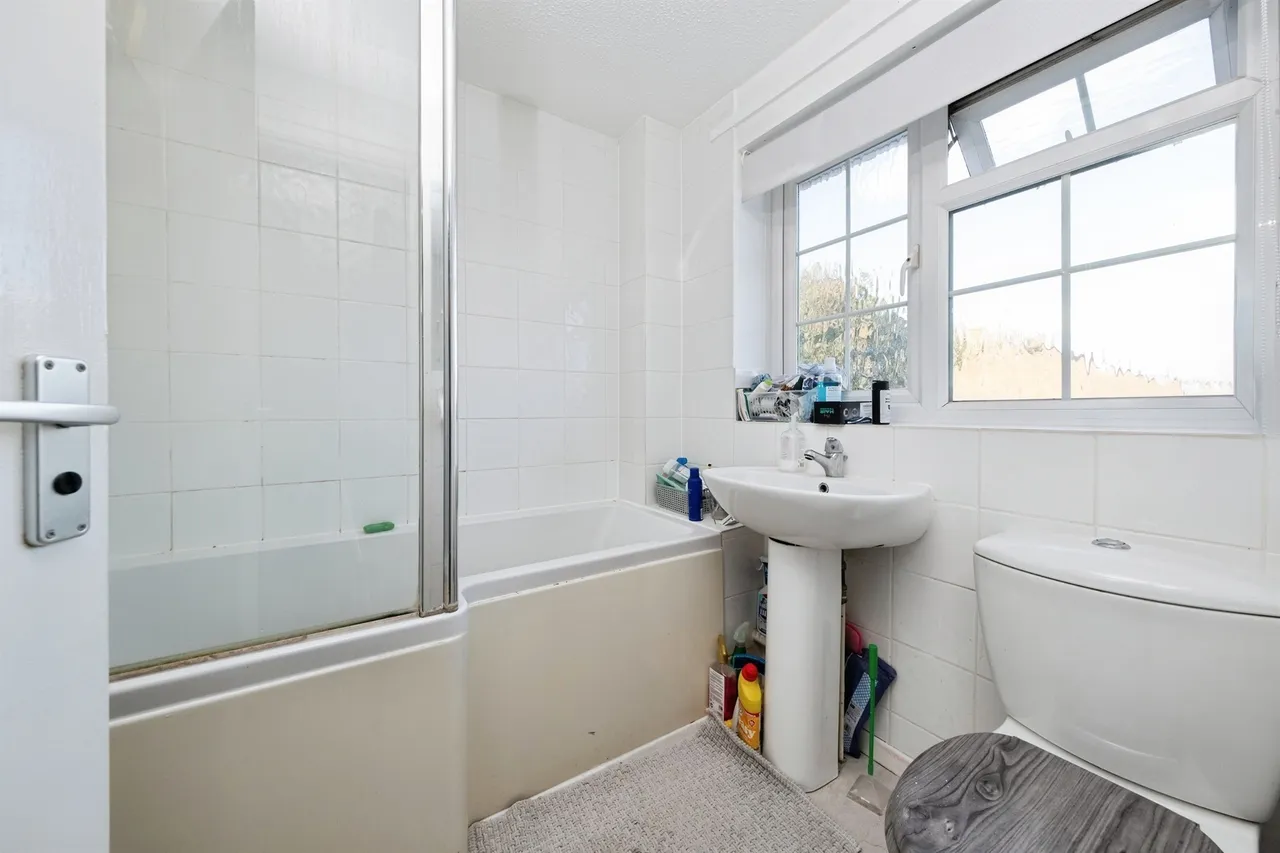 Otters Brook, Buckingham, MK18, photo 11