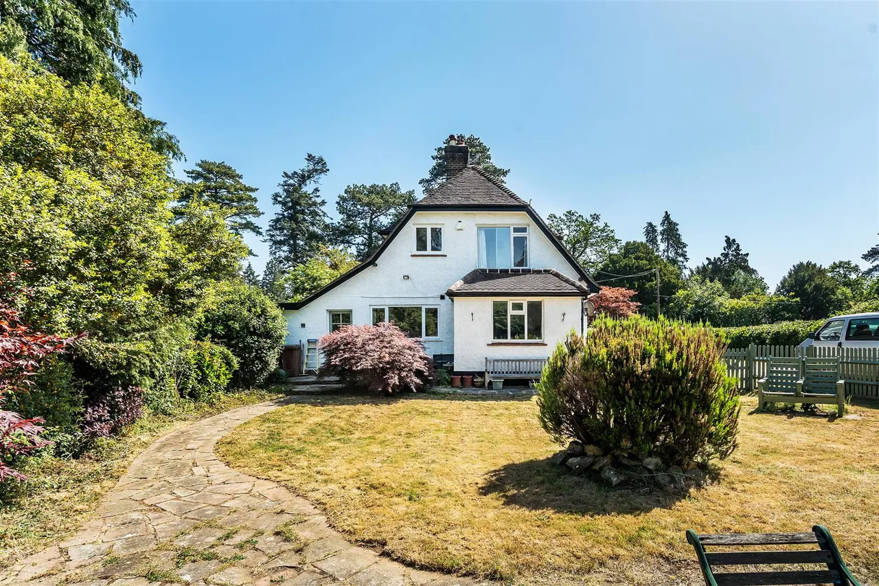 Middle Street, Betchworth, RH3, photo 14