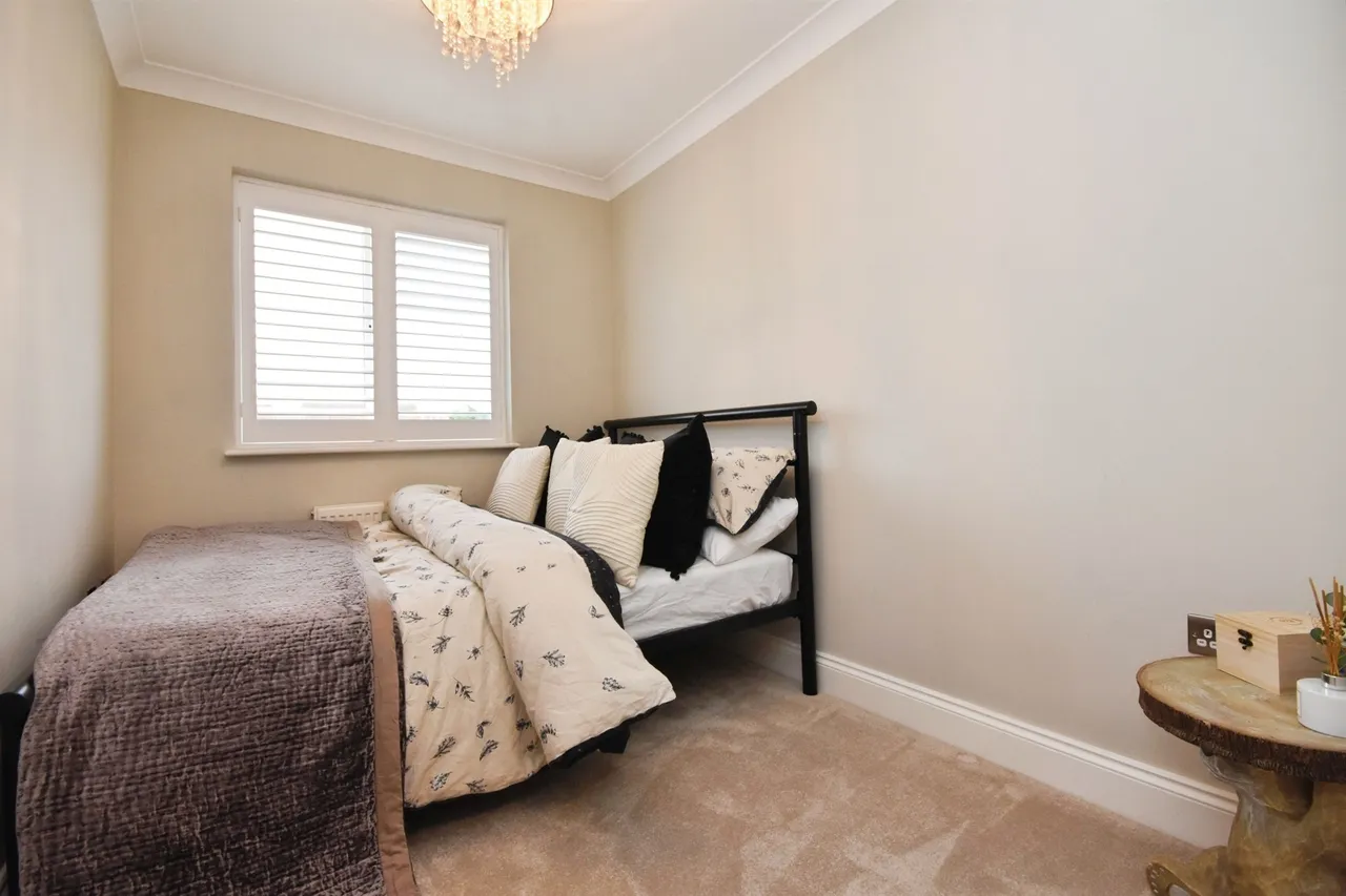 Cranfield Park Road, Wickford, SS12, photo 16