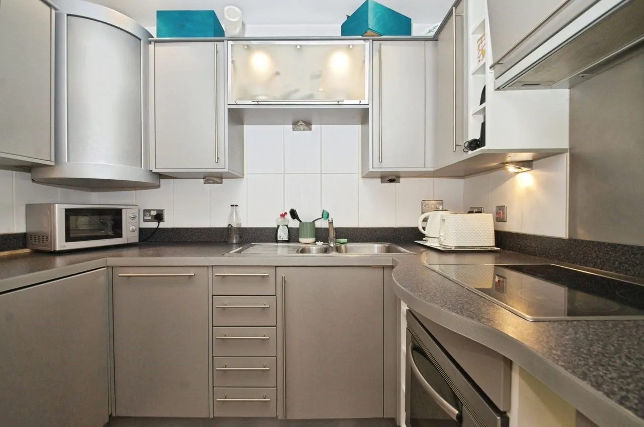 Havannah Street, Cardiff, CF10, photo 5