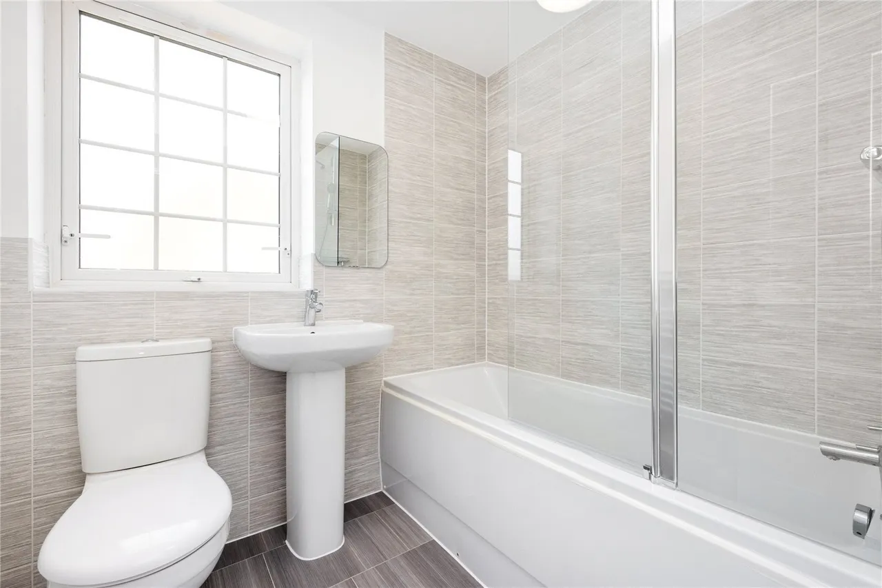 Griffiths Close, Bushey, WD23, photo 6