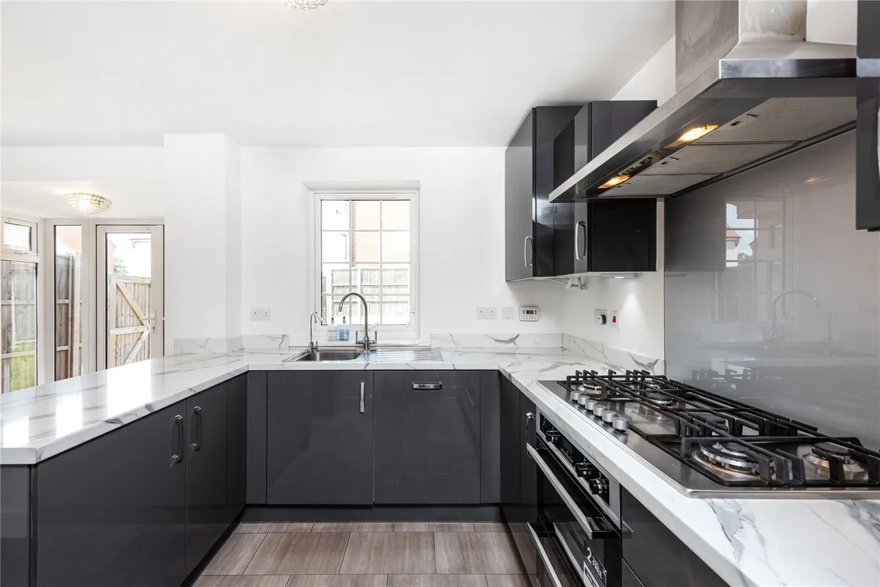 Griffiths Close, Bushey, WD23, photo 11