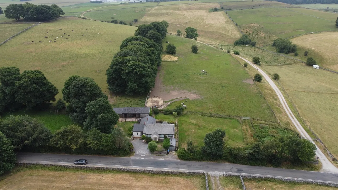3 bed house for sale — The Ditch, Chelmorton, Buxton