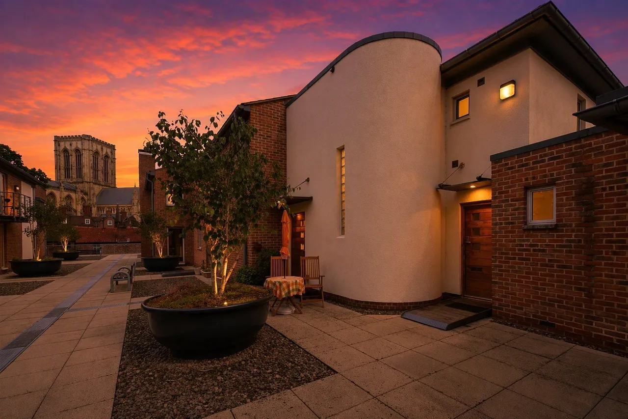 1 bed flat for sale — Blake Street, York, North Yorkshire, YO1