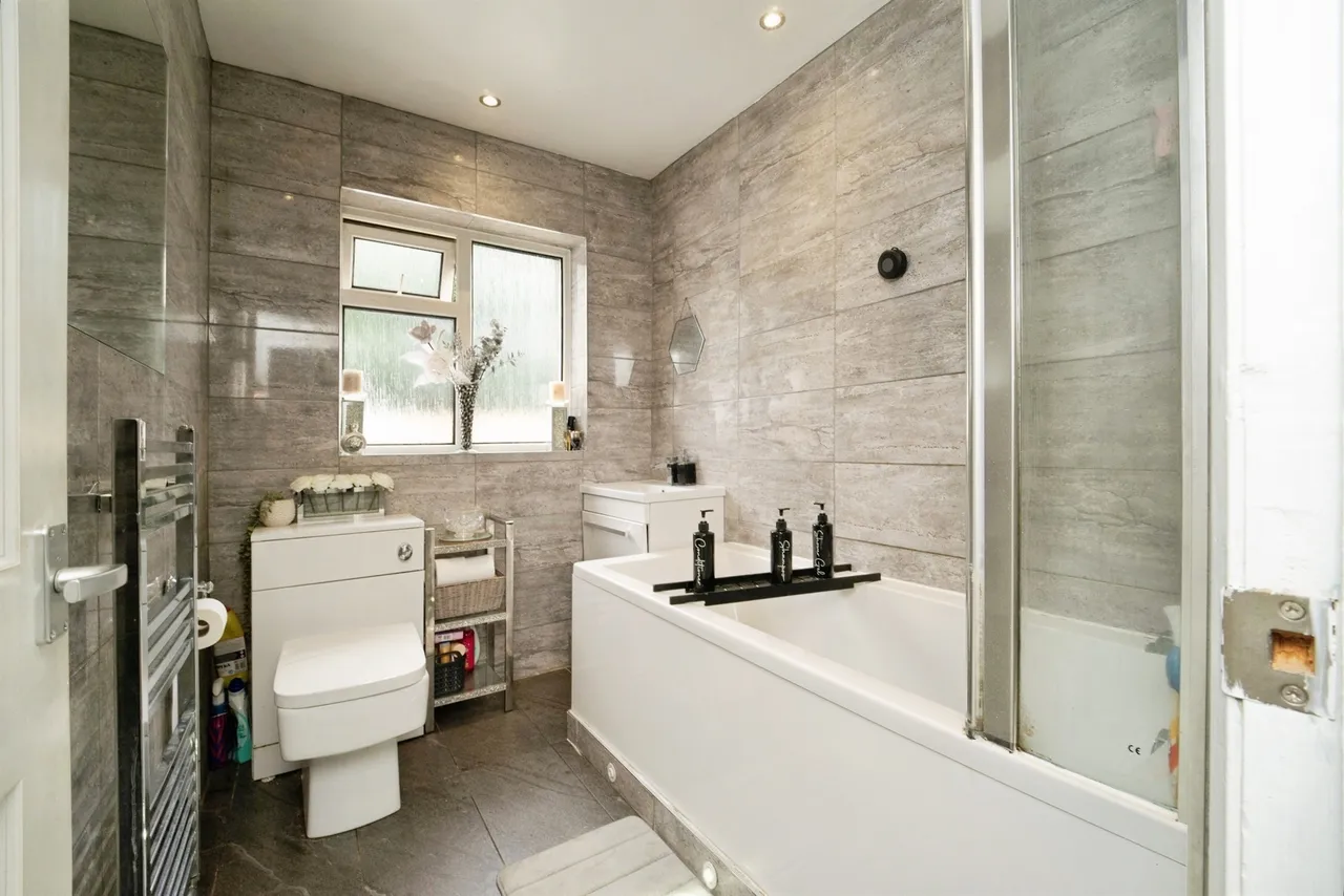 Cliffe View, Allerton, BD15, photo 11