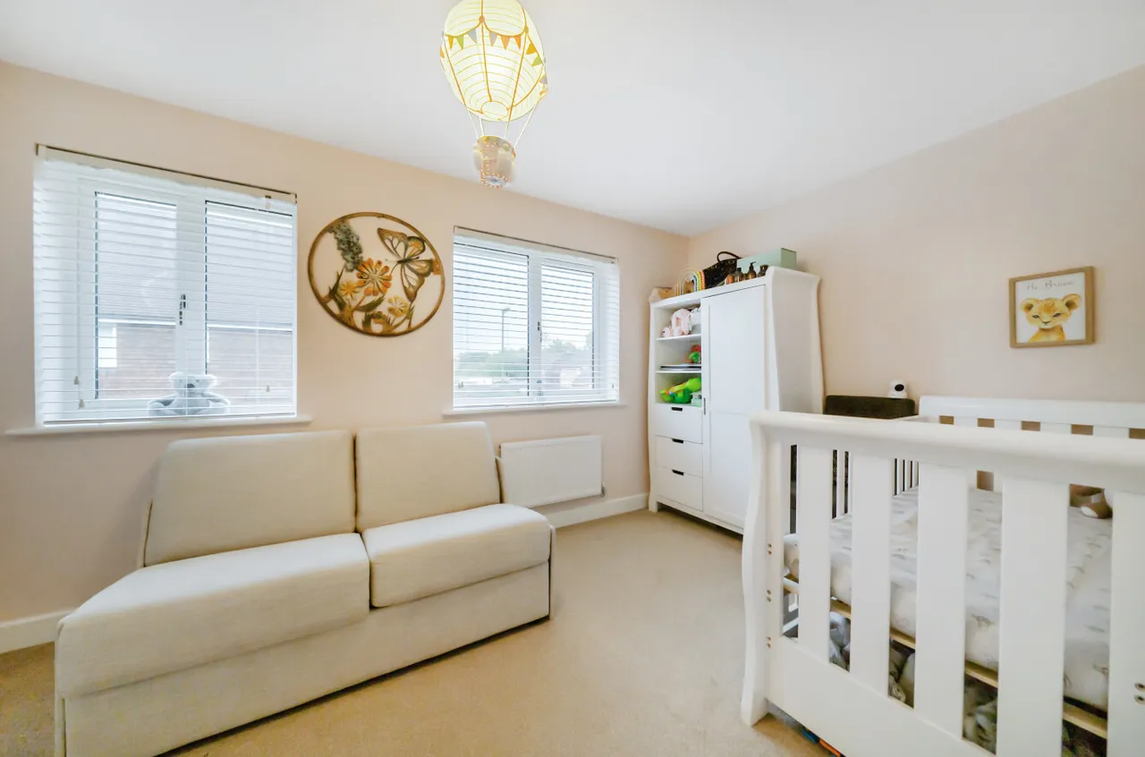 Lucas Drive, West End, Woking, Surrey, GU24 9GG, photo 8
