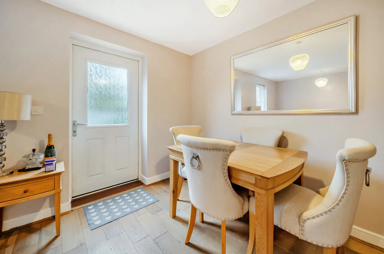 Lucas Drive, West End, Woking, Surrey, GU24 9GG, photo 6