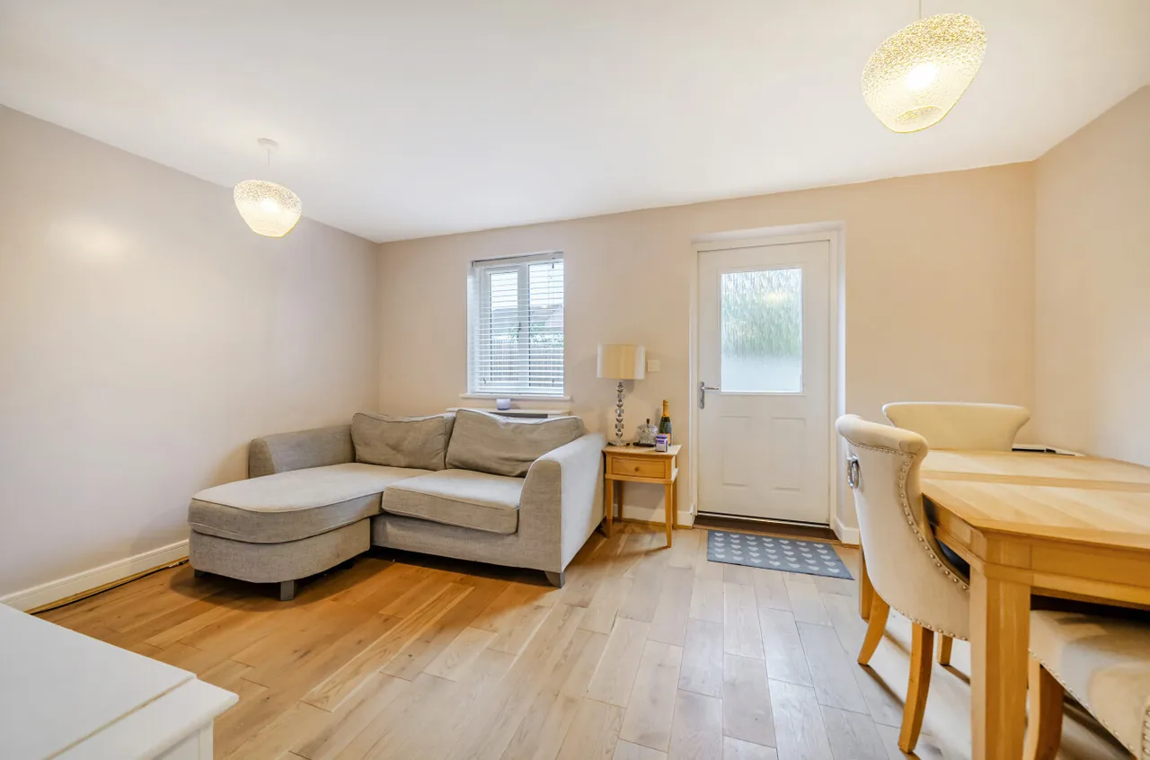 Lucas Drive, West End, Woking, Surrey, GU24 9GG, photo 5