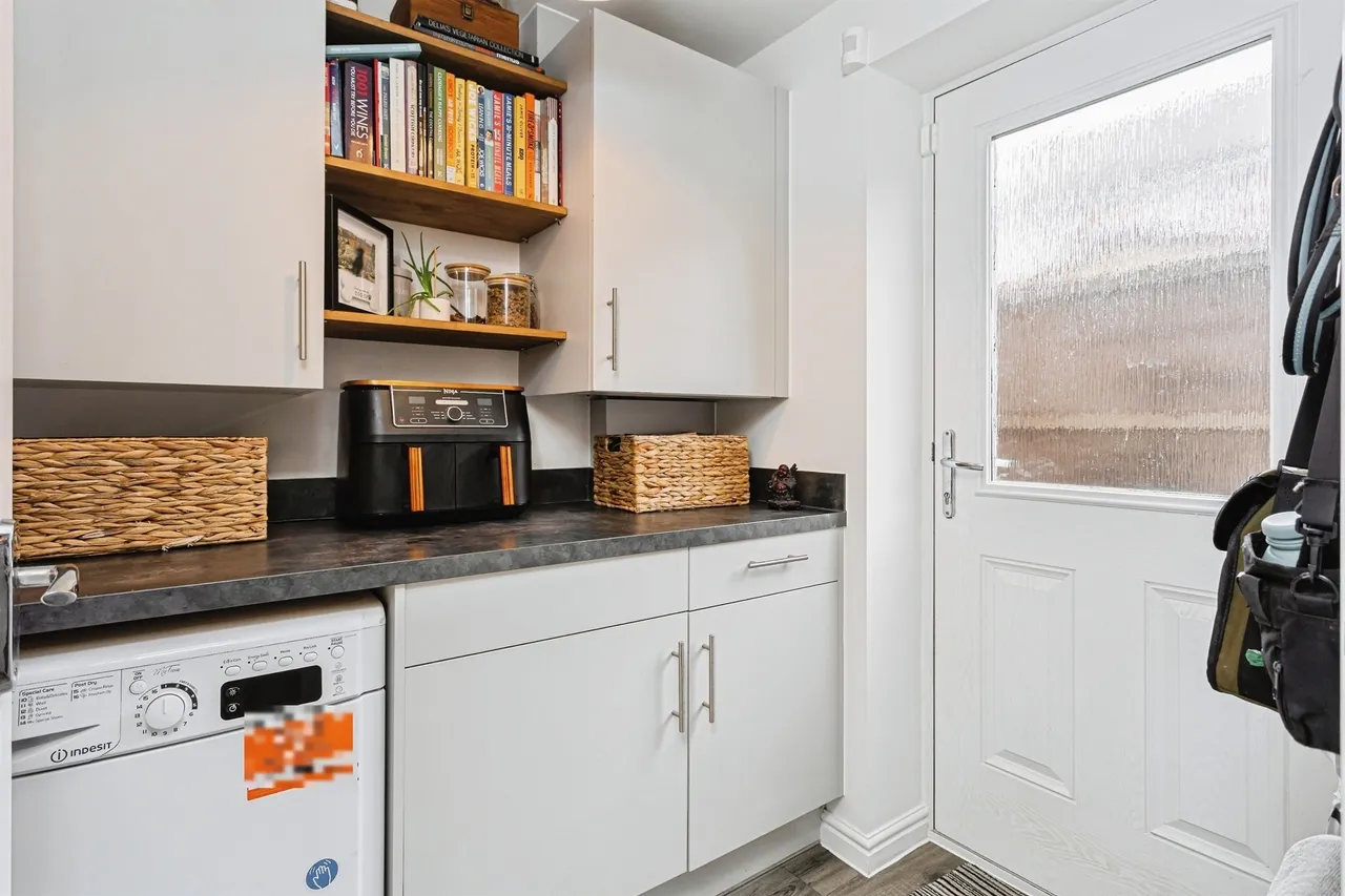 Icarus Avenue, Burgess Hill, RH15, photo 18