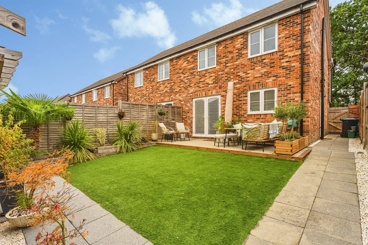 Icarus Avenue, Burgess Hill, RH15, photo 19