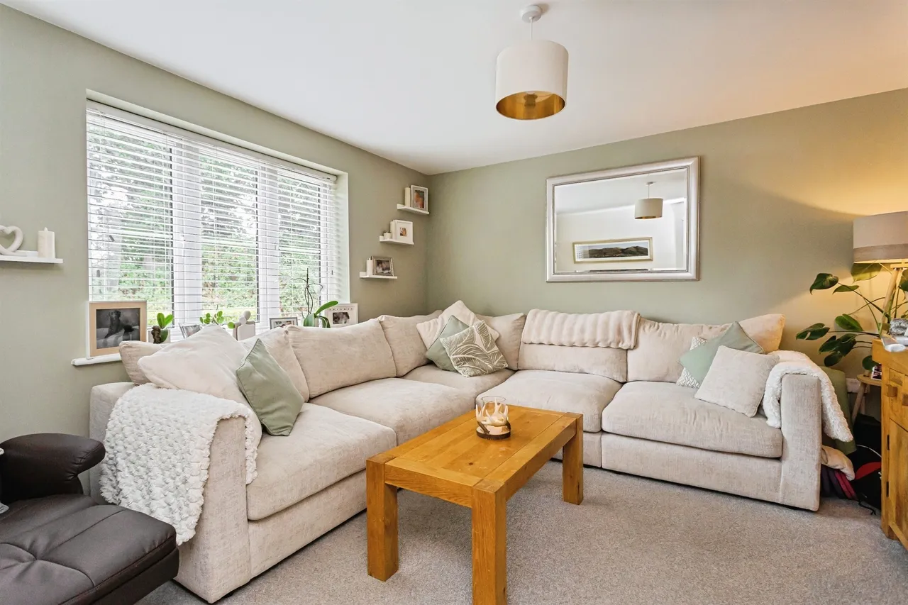 Icarus Avenue, Burgess Hill, RH15, photo 16