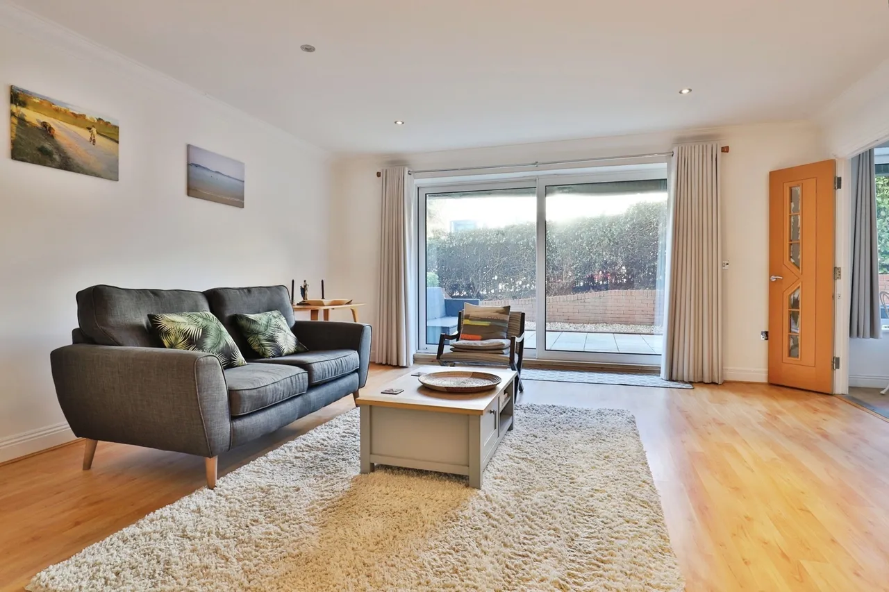 Marina Close, Bournemouth, BH5, photo 3