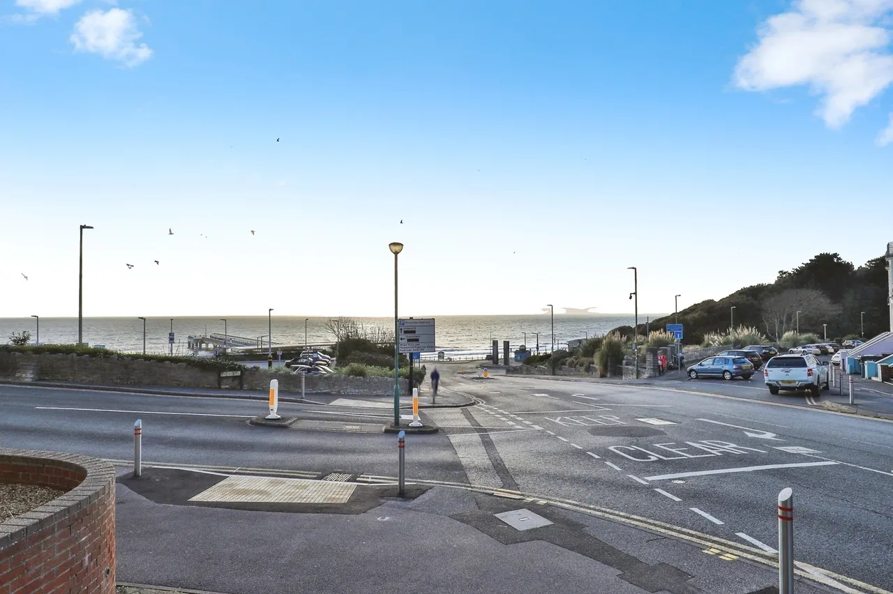 Marina Close, Bournemouth, BH5, photo 2