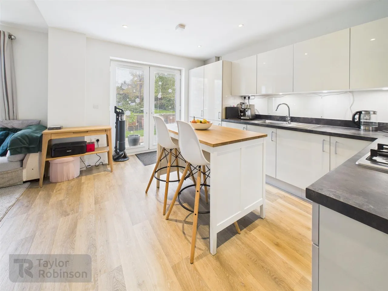 Dingle Close, West Green, RH11, photo 6