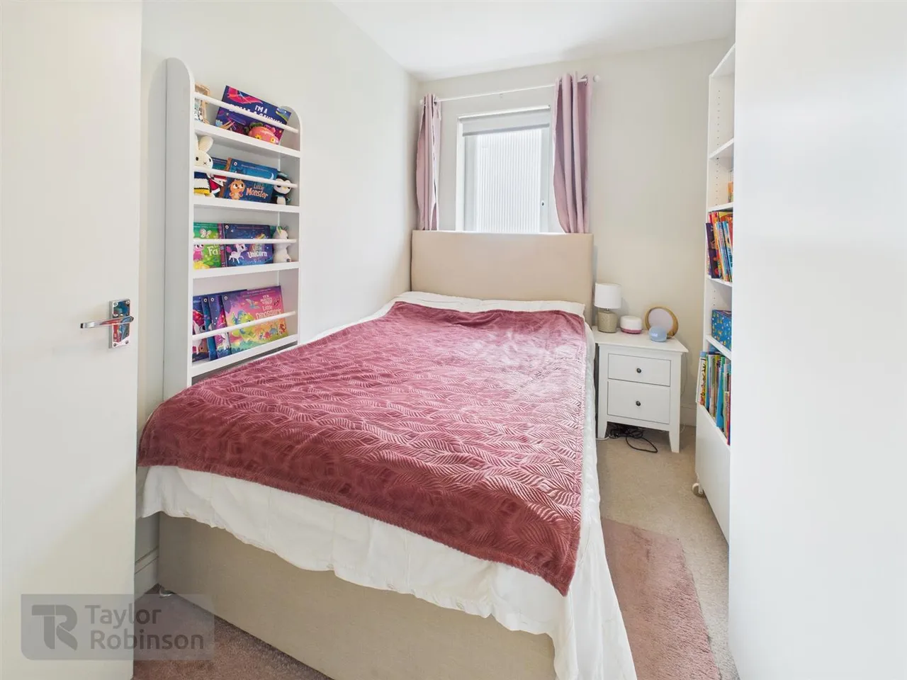 Dingle Close, West Green, RH11, photo 10