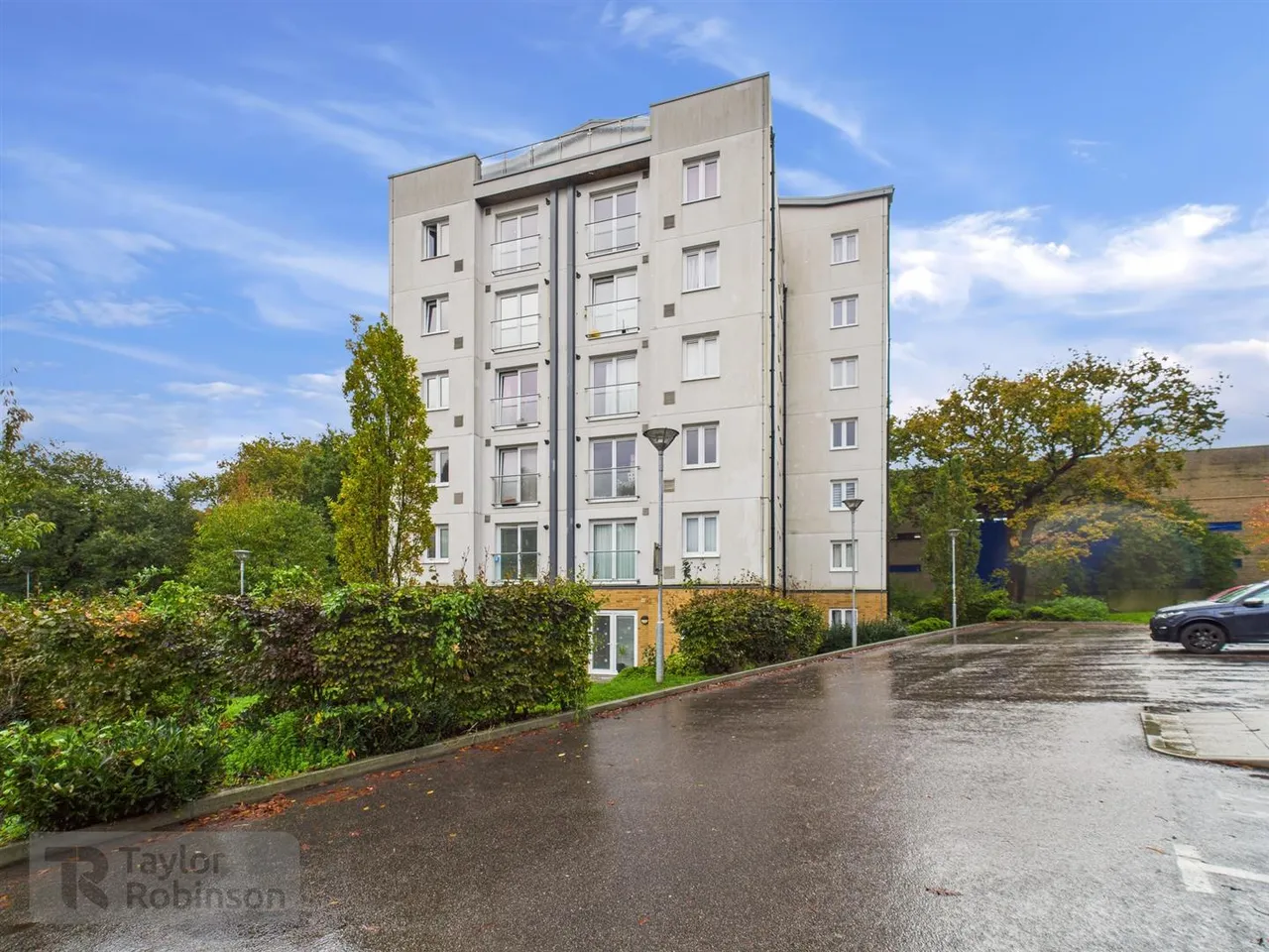 Dingle Close, West Green, RH11, photo 4