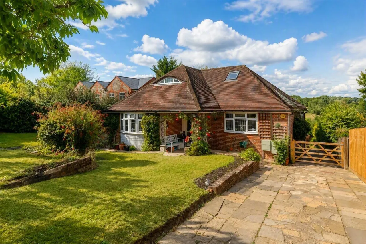 5 bed house for sale, Trees Road, High Wycombe, HP14