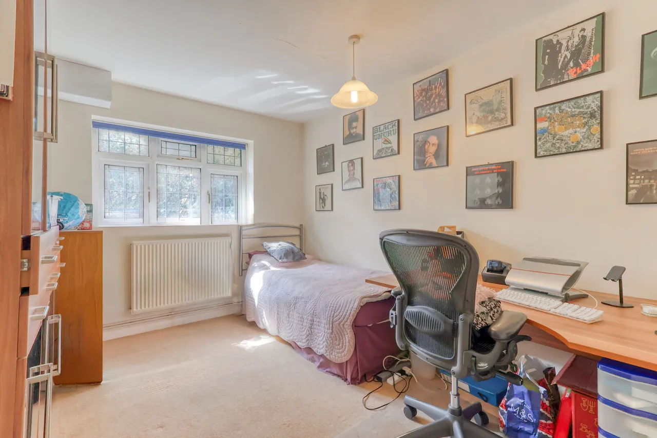 Trees Road, High Wycombe, HP14, photo 14