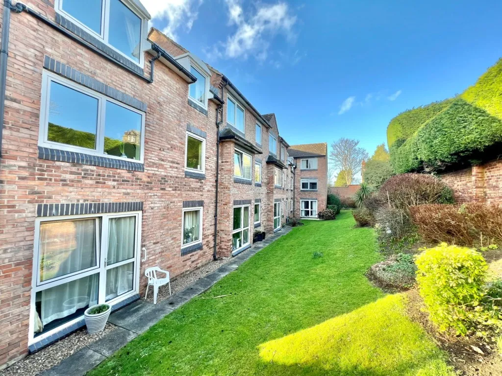 Deighton Road, LS22, photo 11