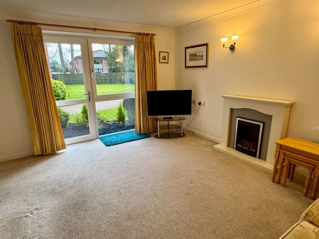 Deighton Road, LS22, photo 4