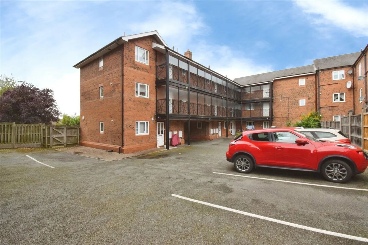 Bull Head Street, Wigston, LE18, photo 11