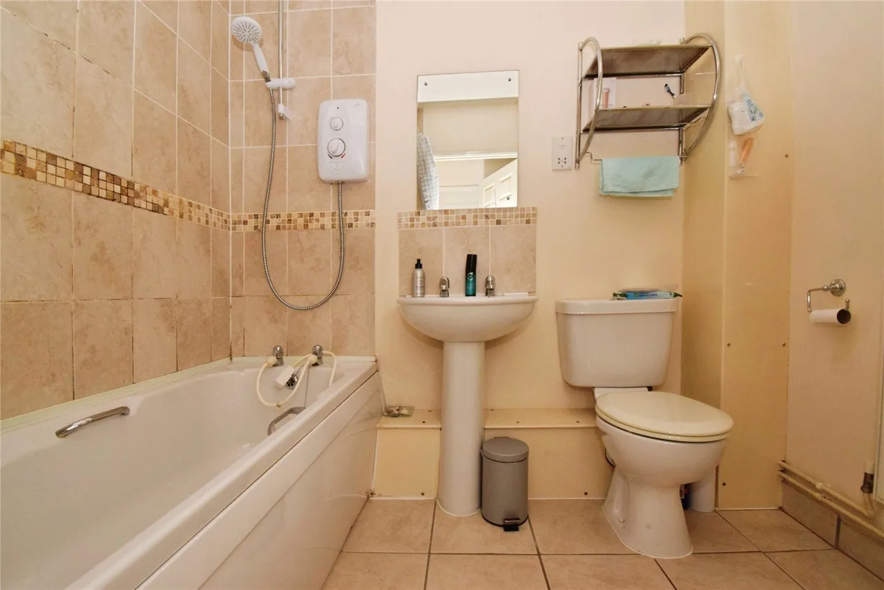 Bull Head Street, Wigston, LE18, photo 9