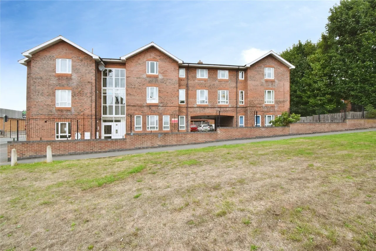 Bull Head Street, Wigston, LE18, photo 10