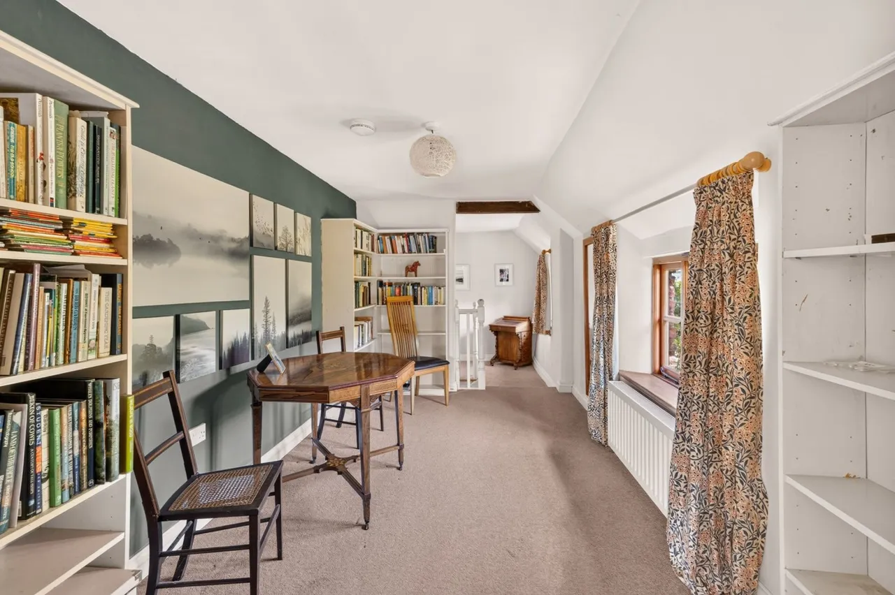 Says Lane, Langford, BS40, photo 13