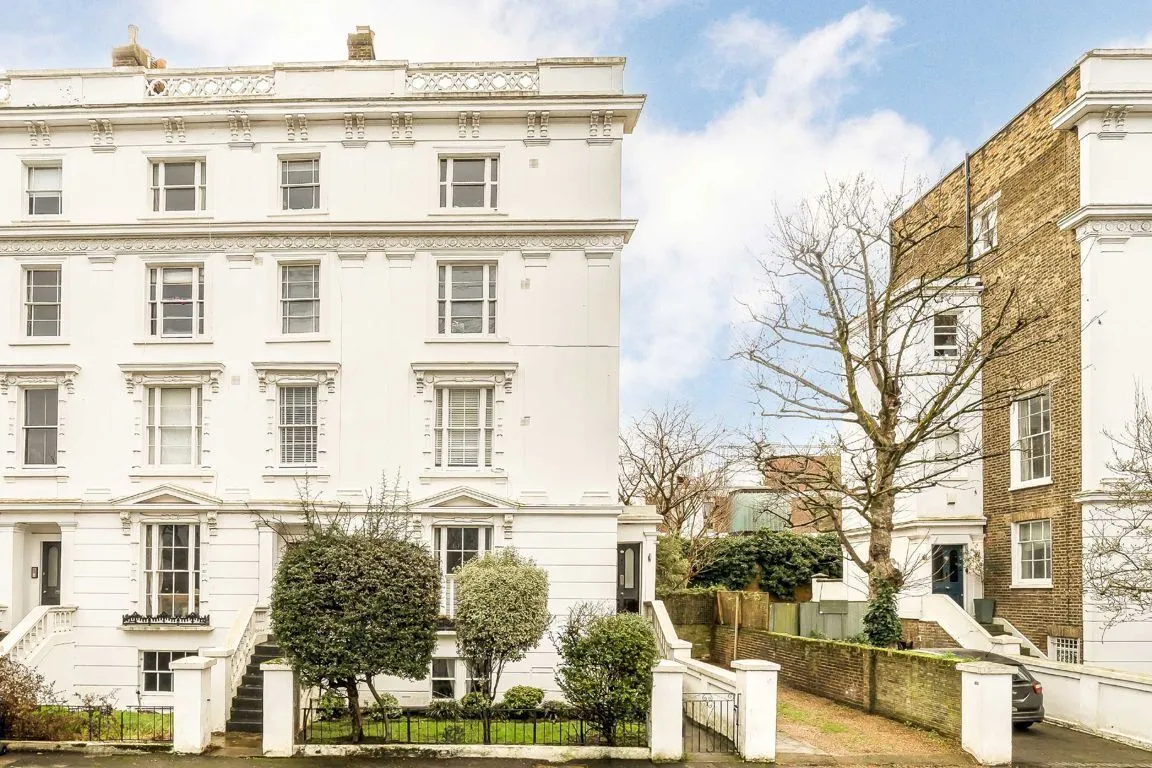 2 bed property for sale, Grafton Square, SW4