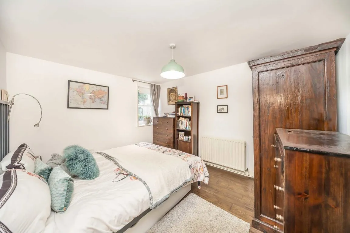 Grafton Square, SW4, photo 3