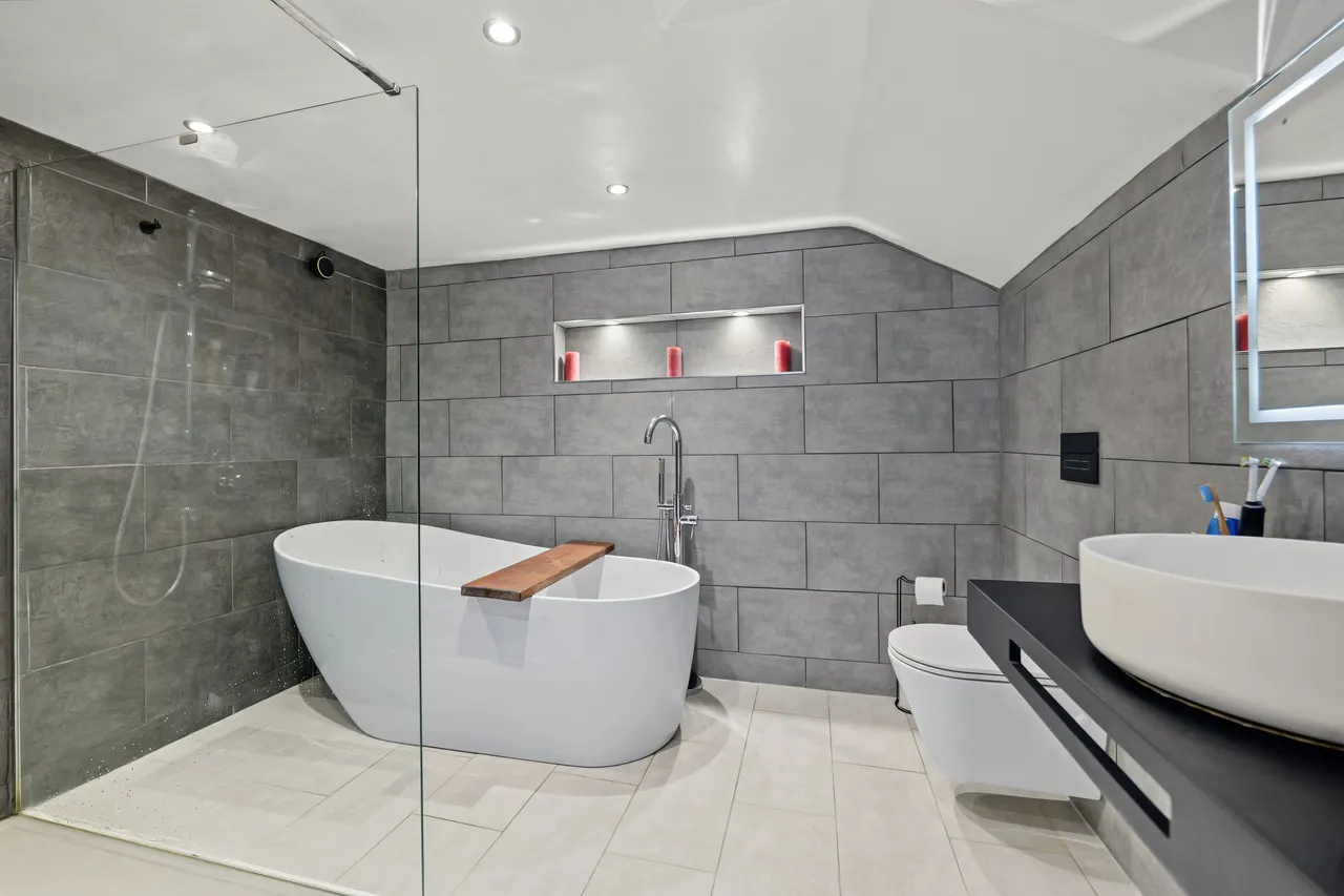 Main Street, Ashley, LE16, photo 15