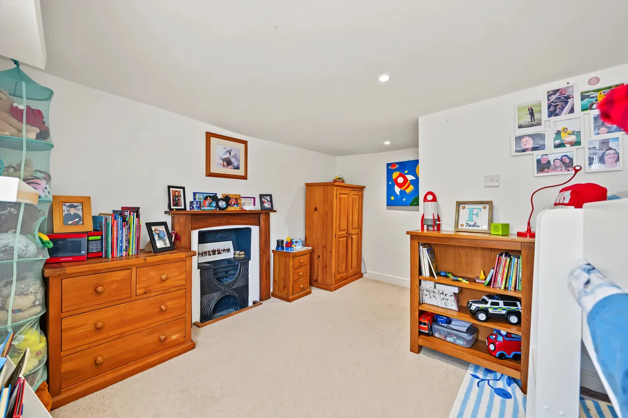Main Street, Ashley, LE16, photo 22