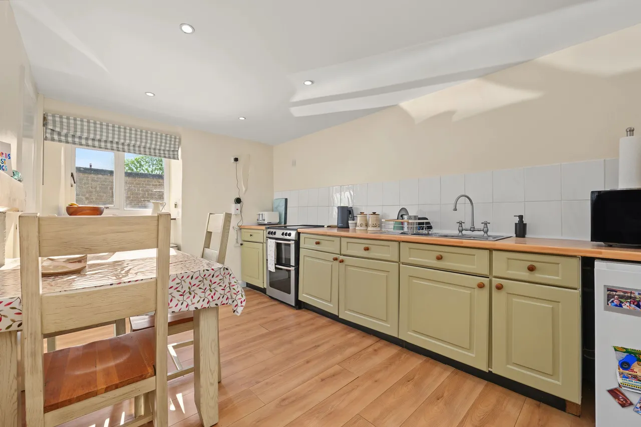 Main Street, Ashley, LE16, photo 9