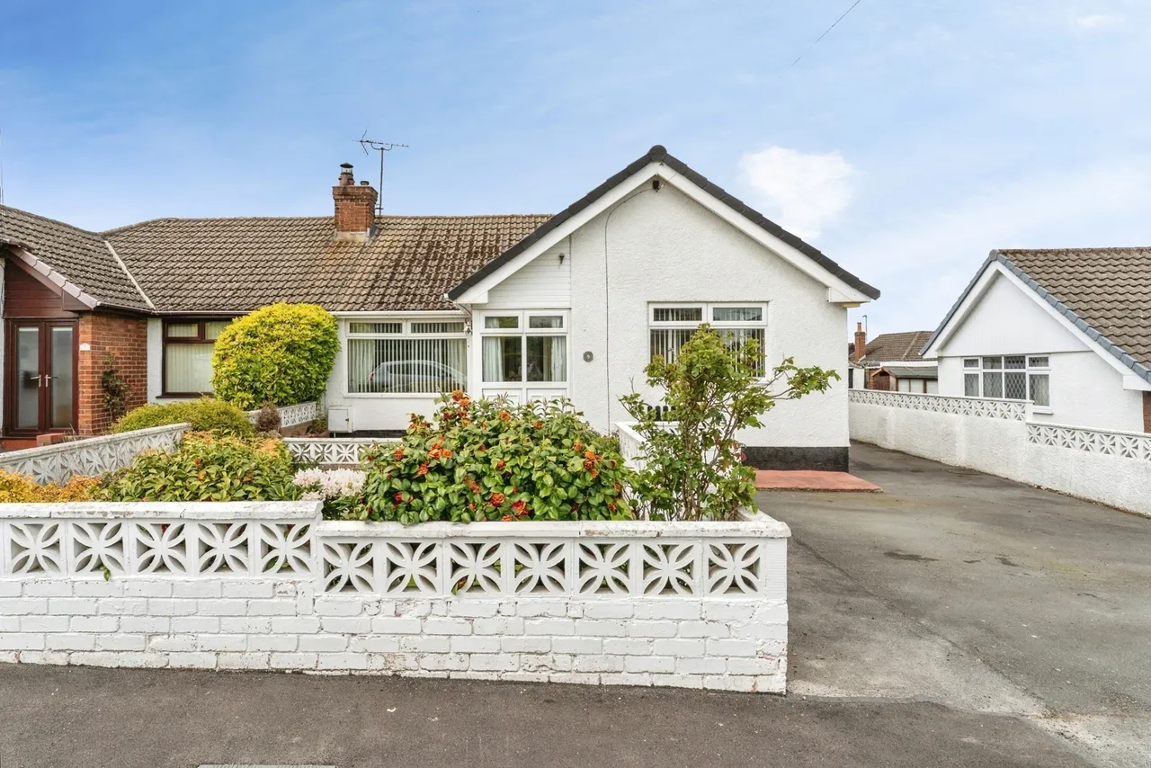 Park View, Buckley, CH7, photo 2