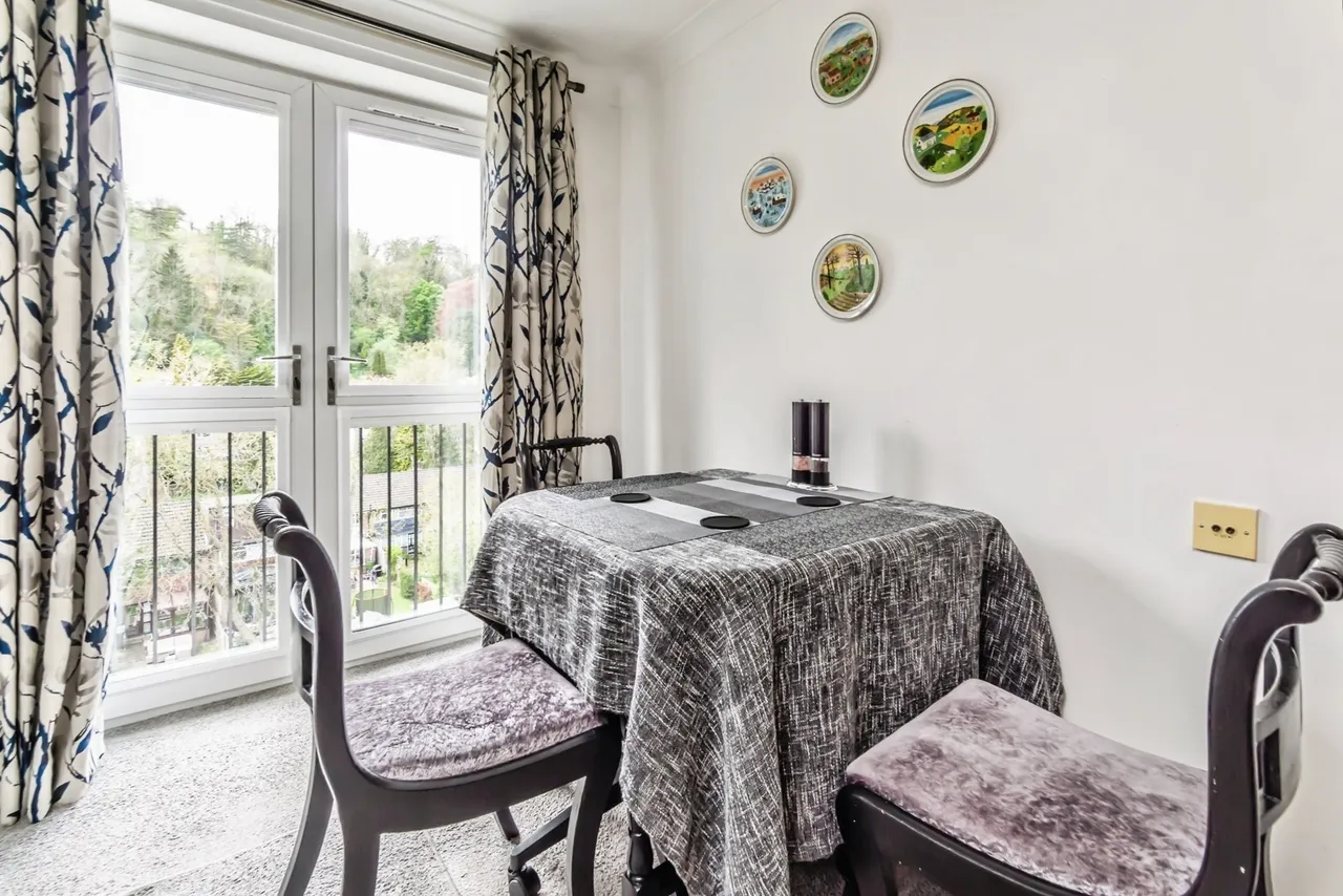 Croydon Road, Caterham, Surrey, CR3, photo 6