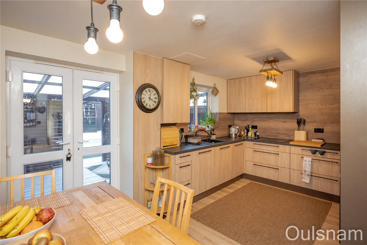 Oldfield Road, Bromsgrove, Worcestershire, B61 8BB, photo 2