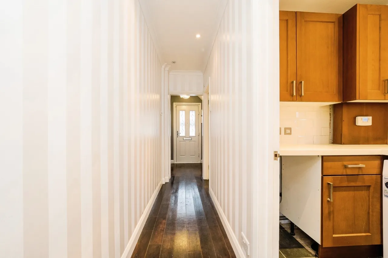 Warren Drive, Hornchurch, RM12, photo 11