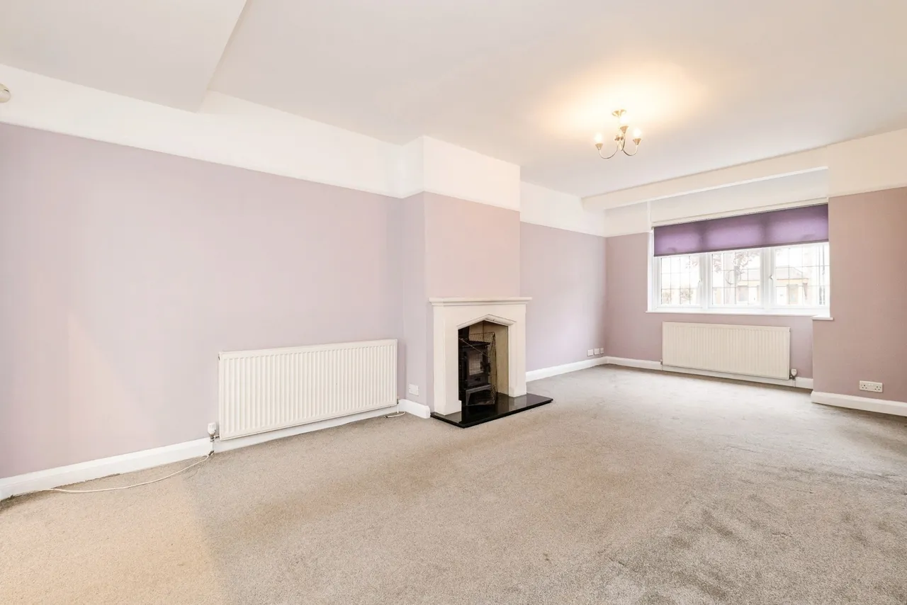 Warren Drive, Hornchurch, RM12, photo 3