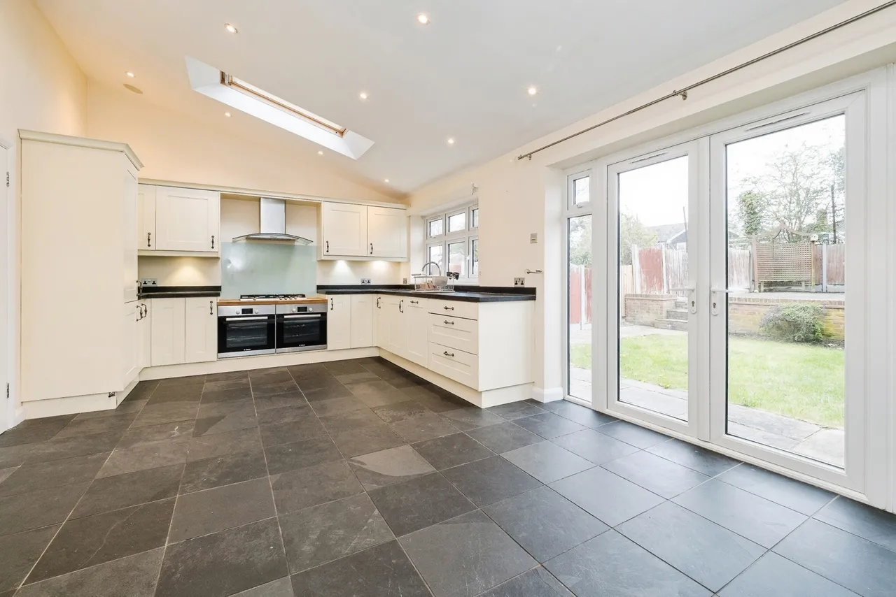 Warren Drive, Hornchurch, RM12, photo 5