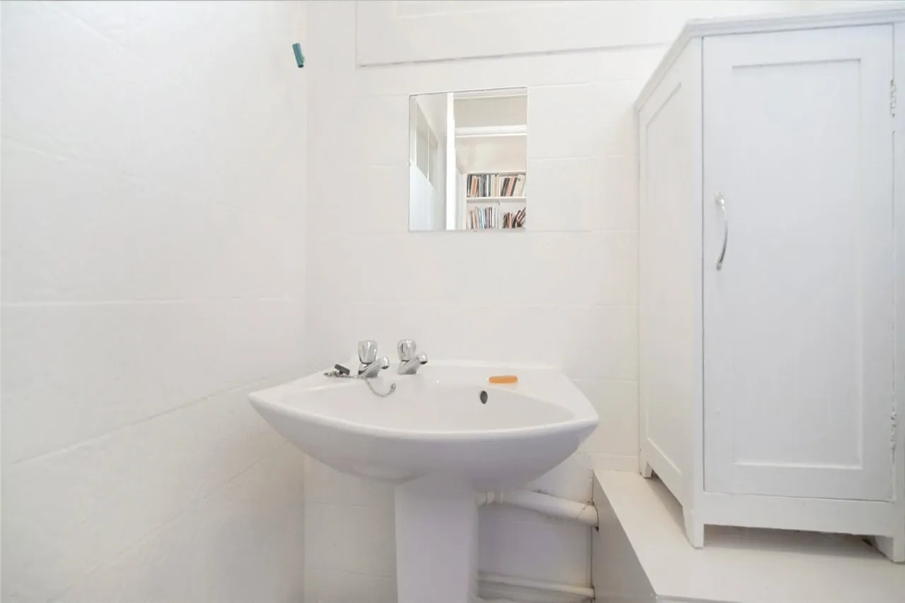 Colonsay, St Leonards, G74, photo 18