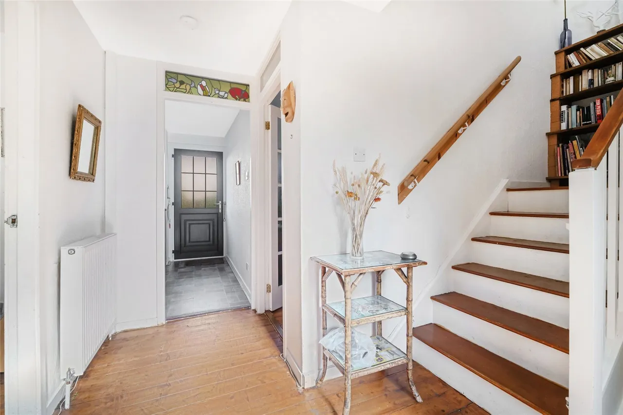 Colonsay, St Leonards, G74, photo 3