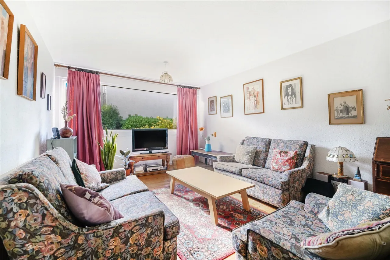 Colonsay, St Leonards, G74, photo 4