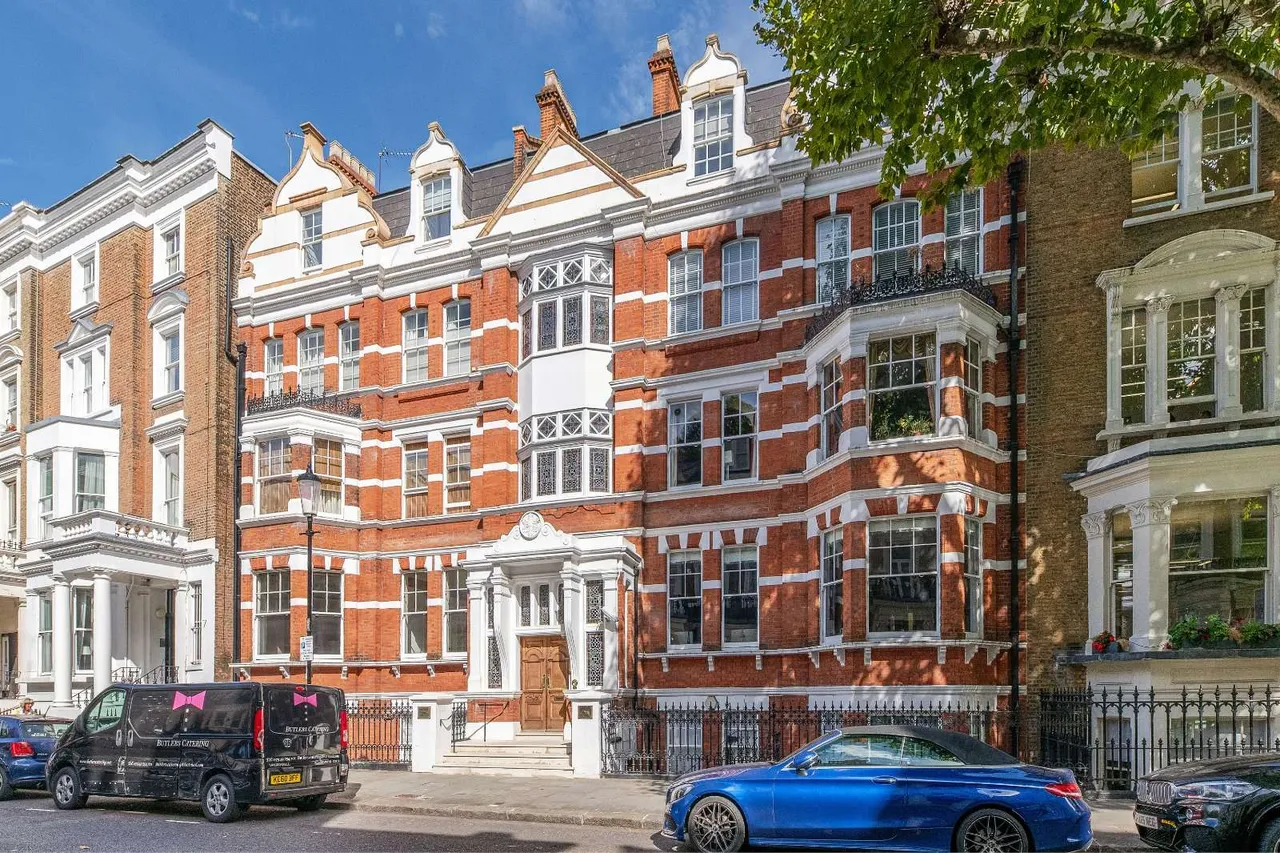 3 bed flat for sale — Holland Park Mansions, Holland Park Gardens, London, W14 8DY