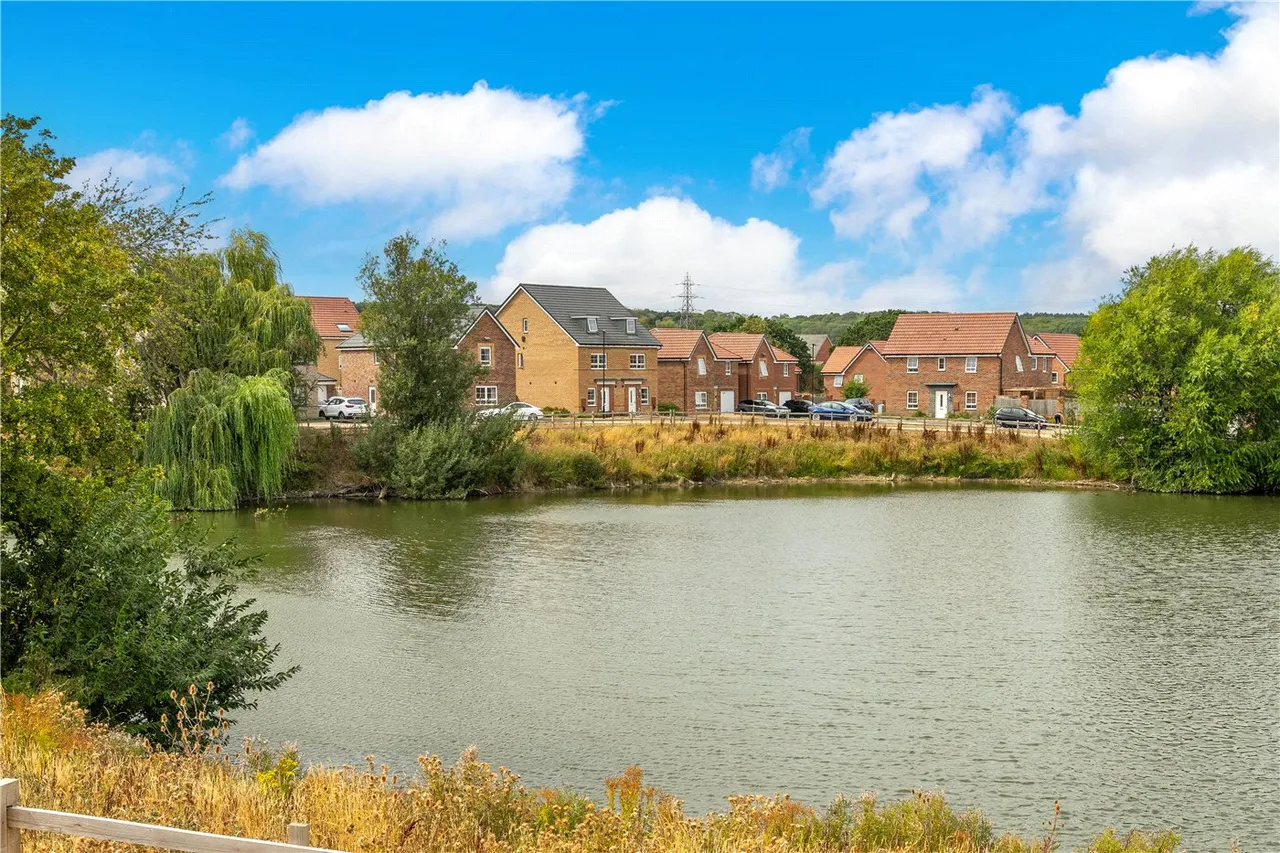 Bates Close, Bourne, Lincolnshire, PE10, photo 3