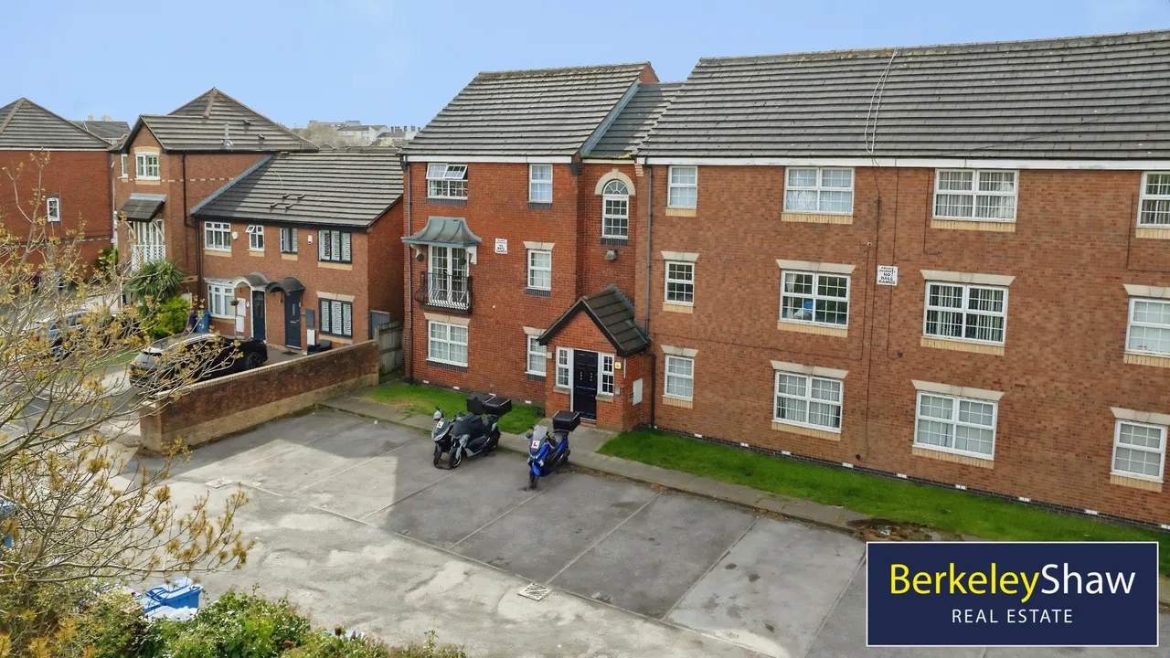 2 bed house to rent, Francine Close, Liverpool, L3