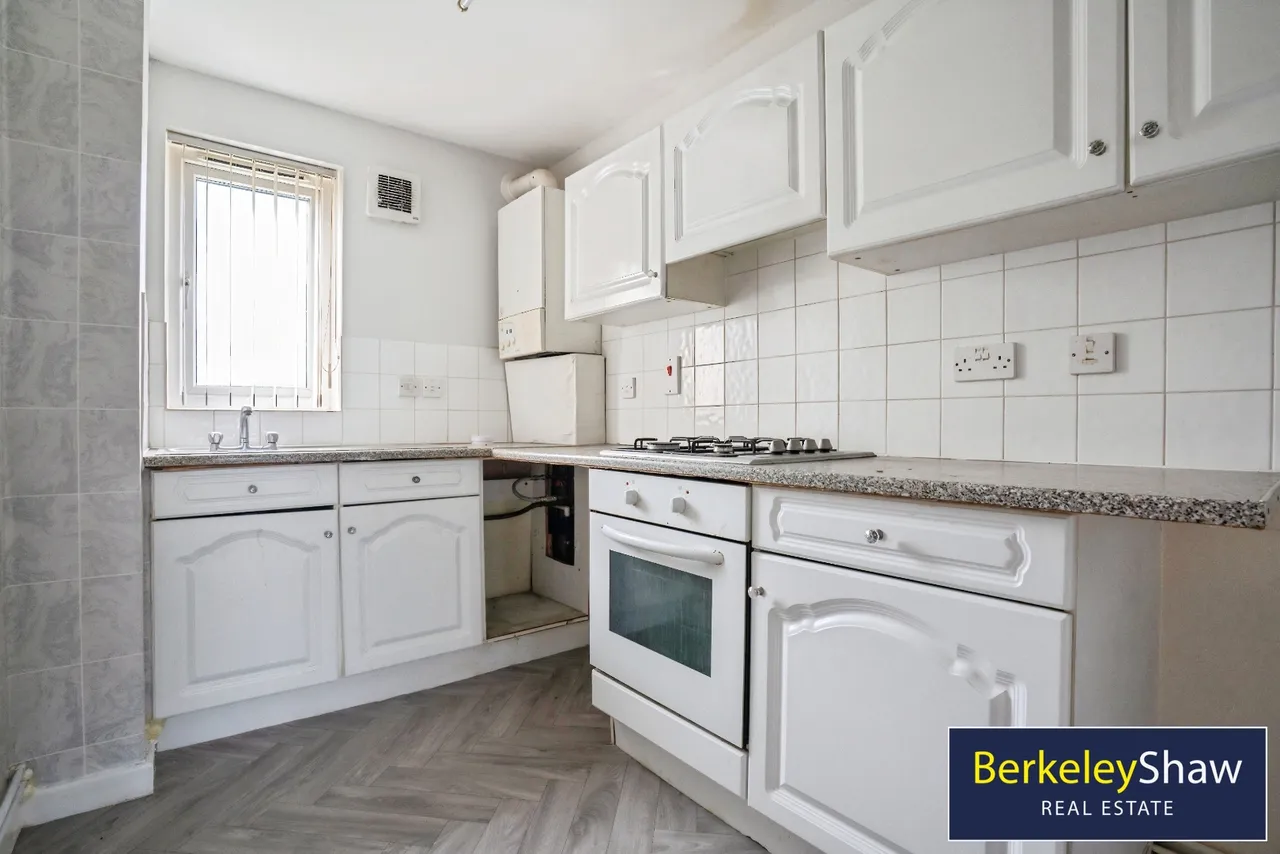 Francine Close, Liverpool, L3, photo 3